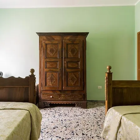 Nyaraló Charming House Whit Terrace *