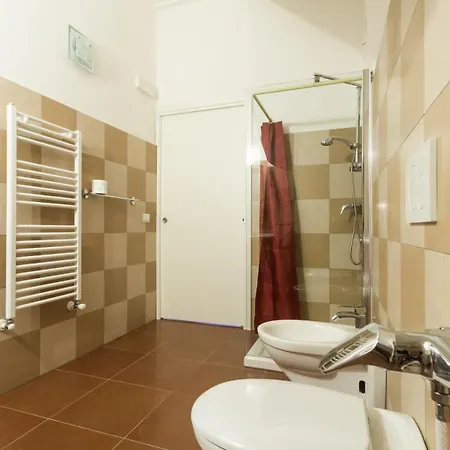 Charming House Whit Terrace بيت للعطل *