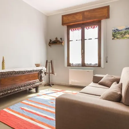 Charming House Whit Terrace بيت للعطل